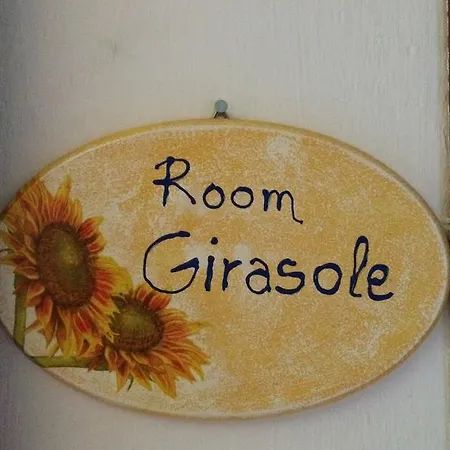 La Rosa Scarlatta Broseta