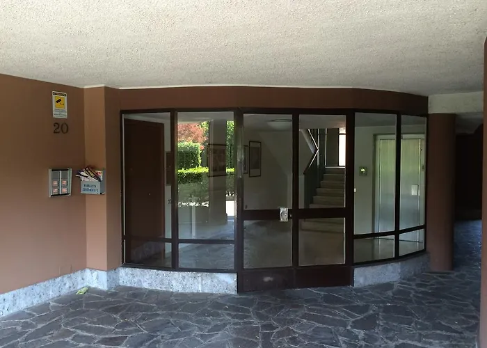 La Rosa Scarlatta Broseta 3*