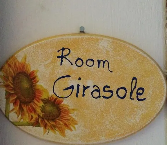 La Rosa Scarlatta Broseta